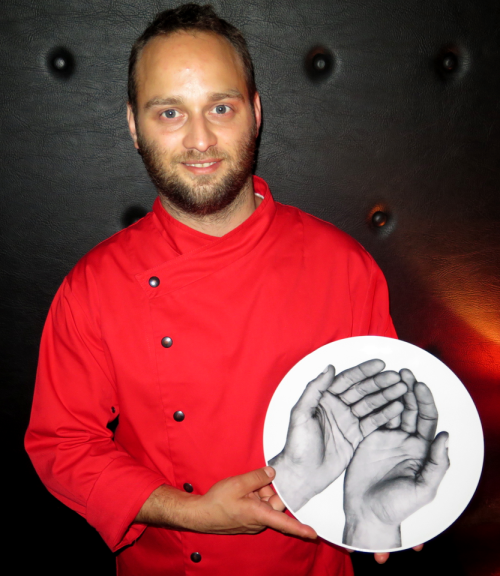 João Oliveira e o prato do emblemático ‘Ñoqui de Hortelã Y Conchas’ João Oliveira e o prato do emblemático ‘Ñoqui de Hortelã Y Conchas’