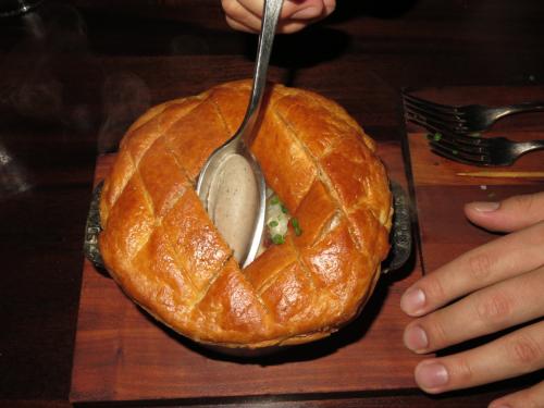 E, a seguir, a mousse de trufa