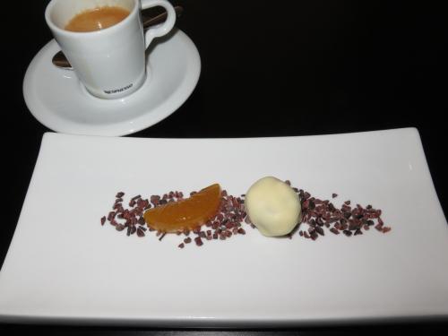 Caf&eacute; Nespresso, goma de maracuj&aacute; e trufa de chocolate 
