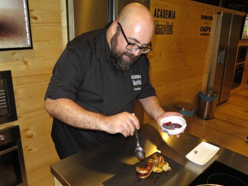 Rodrigo Meneses e a redução de Vinho do Porto Rodrigo Meneses e a redução de Vinho do Porto