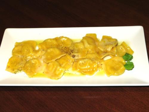 Ravioli ripieni artigianali cacio e pepe alla Romana