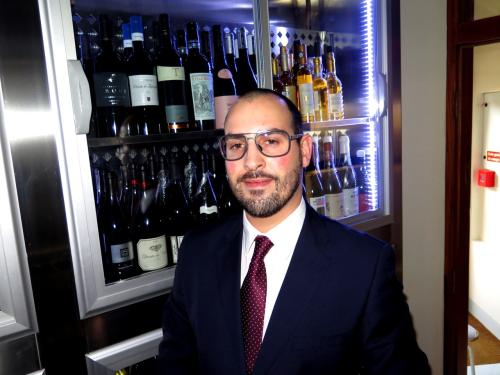 A garrafeira e o escanção Carlos Monteiro A garrafeira e o escanção Carlos Monteiro