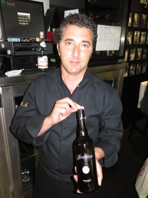 Herm&iacute;nio Sanona e a cerveja Sovina Helles