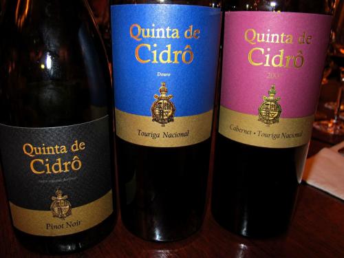Trio maravilha: Pinot Noir, Touriga Nacional, Cabernet Sauvignon & Touriga Nacional