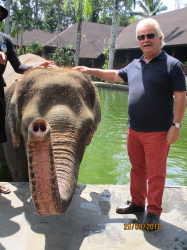 A simpática «Gigi» em Bali.JPG A simpática «Gigi» em Bali.JPG