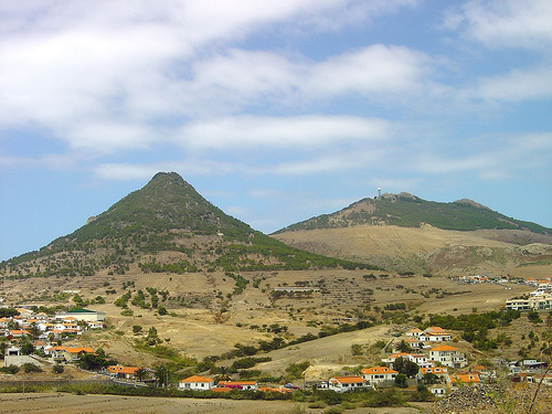 Picos do Facho e do Castelo.png Picos do Facho e do Castelo.png