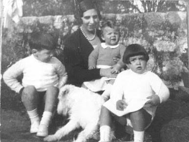 FGA-Mãe e filhos.png FGA-Mãe e filhos.png