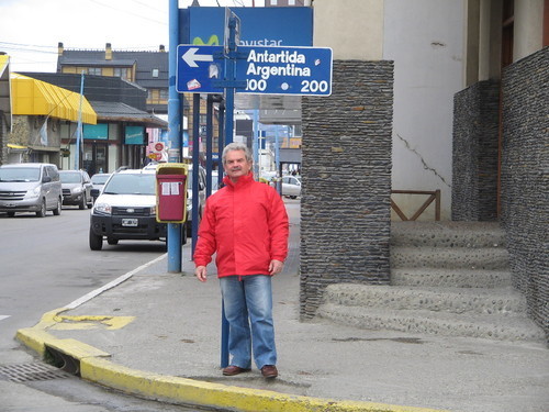 Henrique-Ushuaia, MAR12.jpg Henrique-Ushuaia, MAR12.jpg