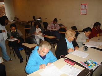 Alfabetização de adultos.jpg Alfabetização de adultos.jpg