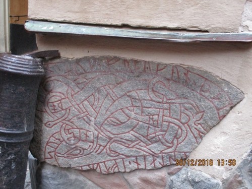 Estocolmo-pedra r&uacute;nica.jpg
