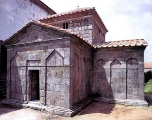 Capela de S. Frutuoso de Mont&eacute;lios.jpg