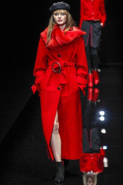 See the complete Emporio Armani Fall 2017 Ready-to-Wear collection.