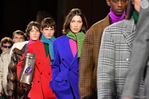Moda Outono/Inverno 2020: Bella Hadid fez uma apari&ccedil;&atilde;o surpreendente na  passarela ao lado de modelos masculinos - Purepeople