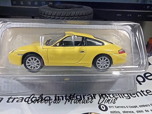 Porsche 911 Carrera 4 Coupé 2001  - Um olhar sobre as minhas miniaturas
