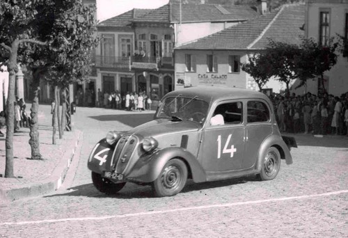 Ant&oacute;nio Pinto Correia - Simca 8.jpg