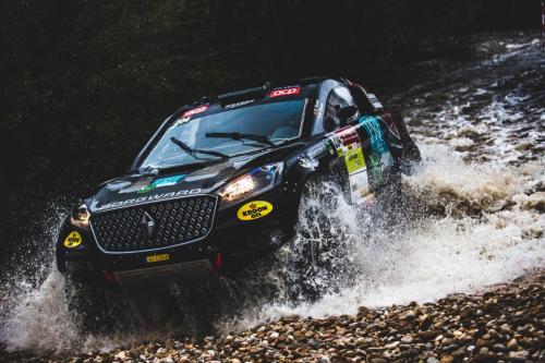 Borgward BX7 DKR da Borgward Rally Team (14).jpg