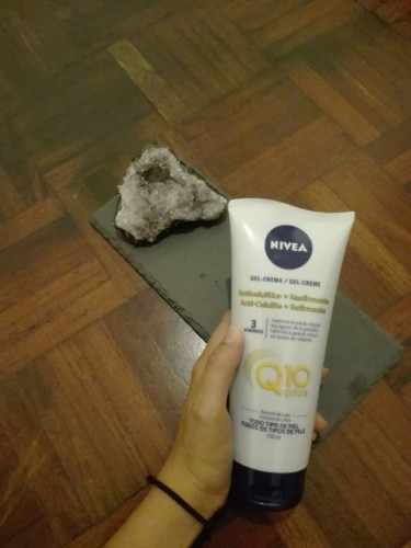Review - Nivea, Gel Anti-Celulite + Refirmante Q10