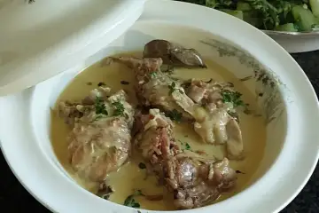 Coelho com Molho de Mostarda de Dijon