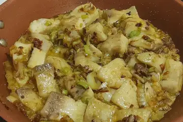 Filetes de tilapia em cubos