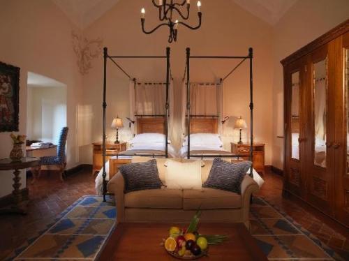 suite-at-palacio-nazarenas.jpg