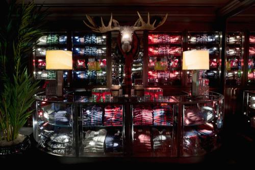 Abercrombie-Fitch-flagship-London.jpg