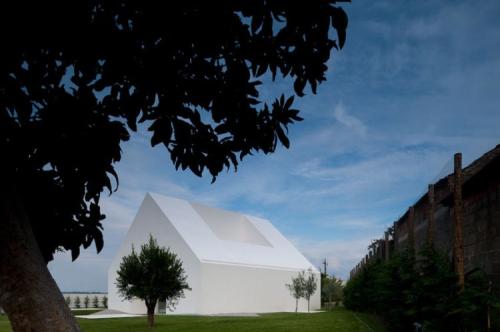 Leiria-House-02-750x499.jpg