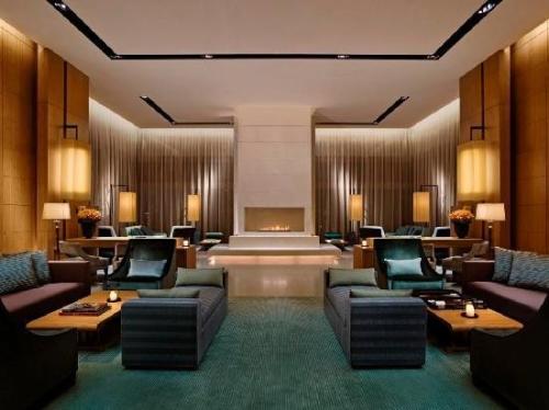 sky-lounge-on-l49.jpg