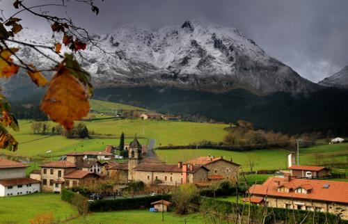 Asador Etxebarri_Exterior_2015.jpg Asador Etxebarri_Exterior_2015.jpg