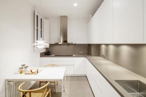 House-Renovation-on-Valencia-Street-06-850x566.jpg