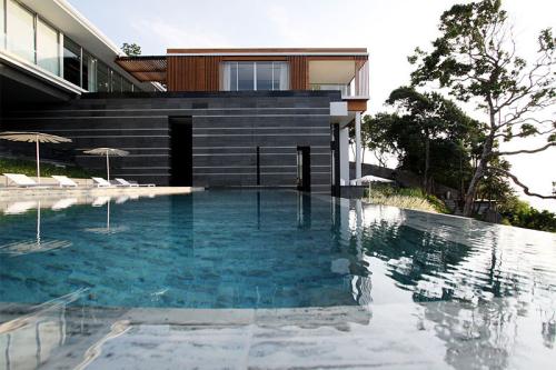 20-Luxury-Villa-Mayavee-in-Phucket-by-Tierra-Desig
