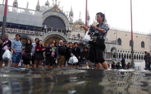 venice-flood-summa_2370125k.jpg