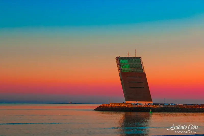 Algés, Torre VTS - A Sentinela do Tejo